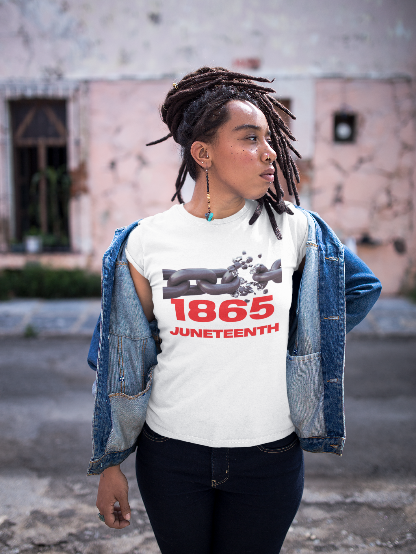 Breaking the chain, 1865 Juneteenth commemoration, white t-shirt shirt.